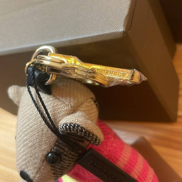 Burberry tartan bear 🐻 keychain purse charm - Picture 4 of 5